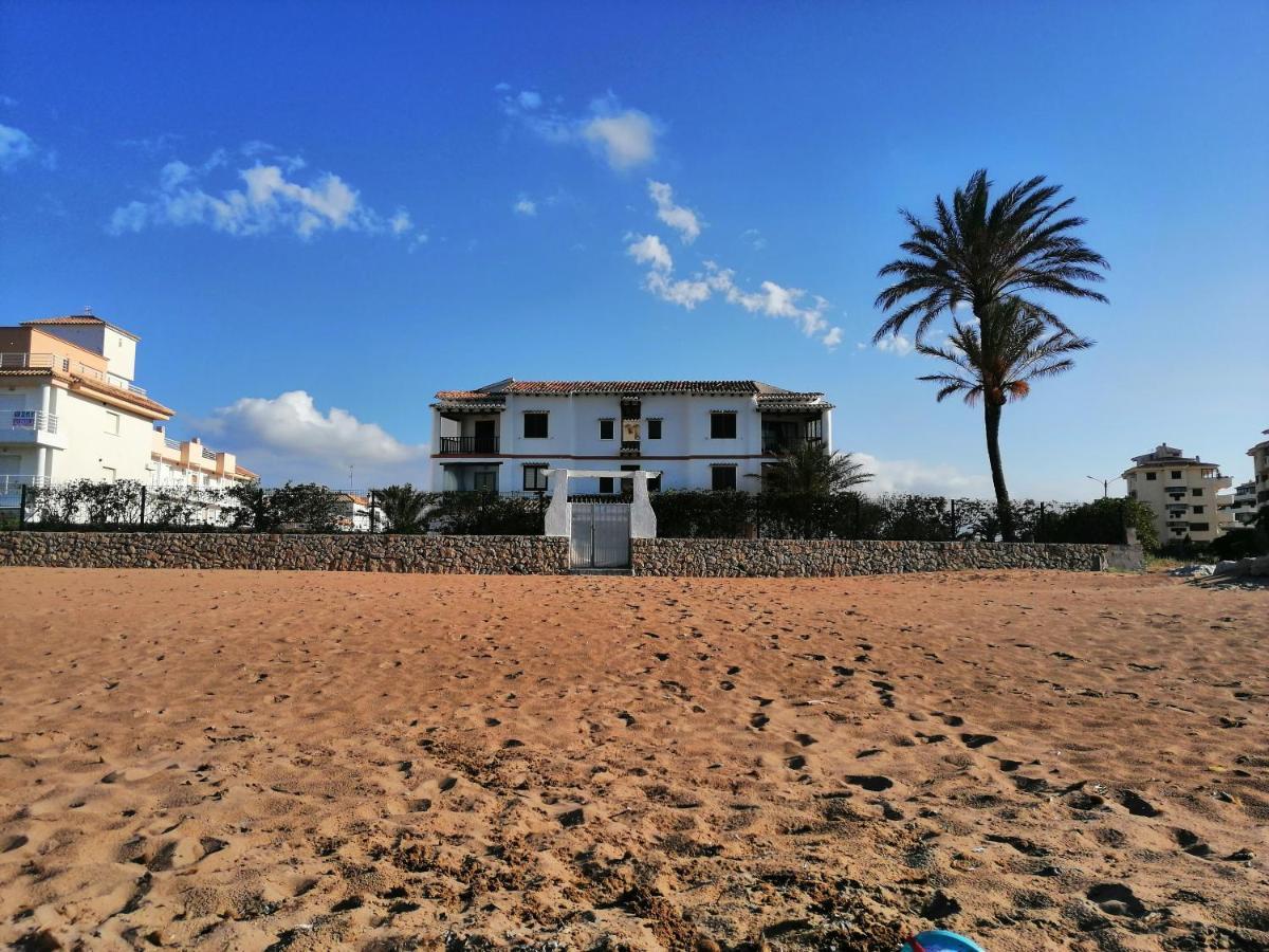 A Primera Linea De Playa Apartment *